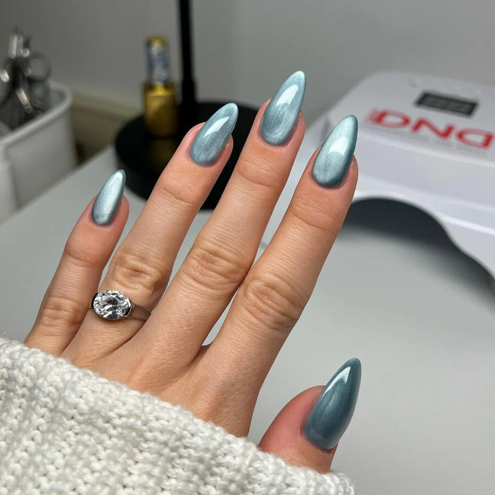 DND 9D Cateye Magnetic Gel Polish - Galaxy Effect - (10)
