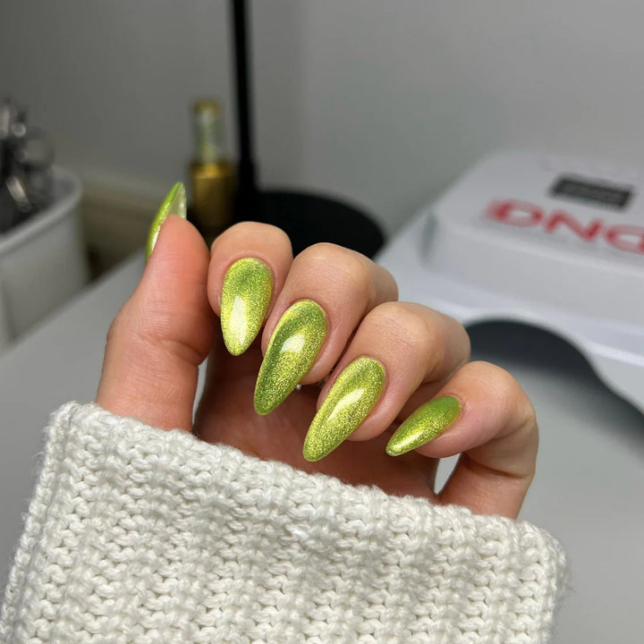 DND 9D Cateye Magnetic Gel Polish - Galaxy Effect - (15)