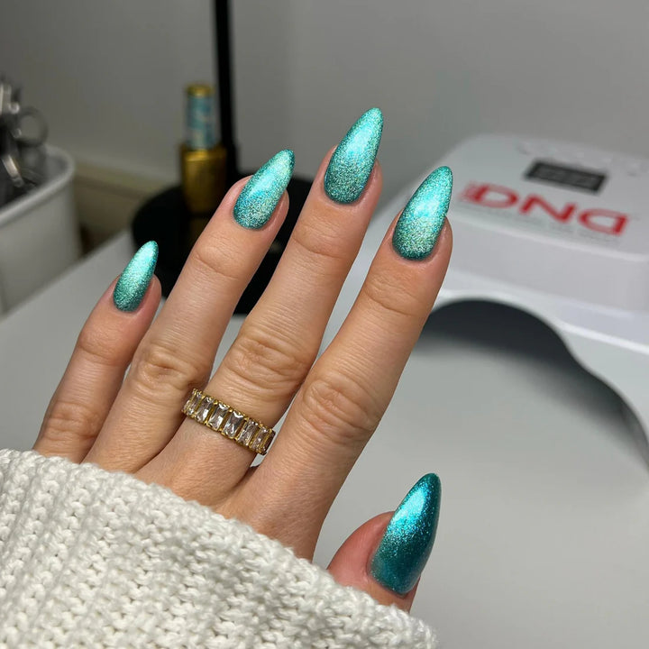 DND 9D Cateye Magnetic Gel Polish - Galaxy Effect - (16)