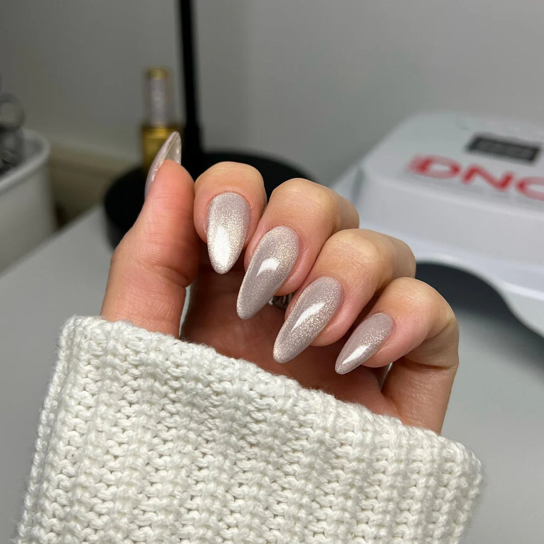 DND 9D Cateye Magnetic Gel Polish - Galaxy Effect - (26)