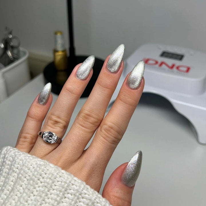 DND 9D Cateye Magnetic Gel Polish - Galaxy Effect - (31)