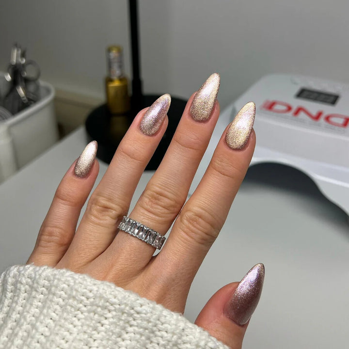 DND 9D Cateye Magnetic Gel Polish - Galaxy Effect - (35)