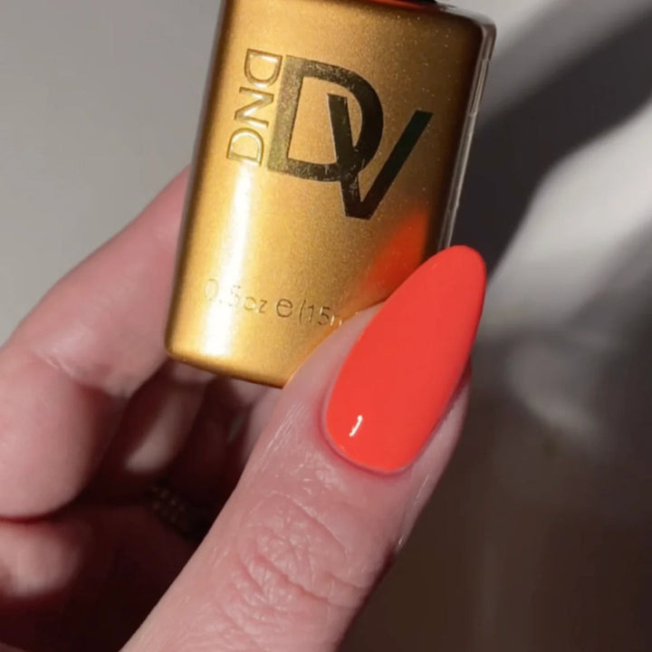DND DIVA - #210 Sunkissed Coral